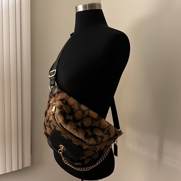 Coach - Picture 4 of 10